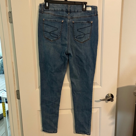 Seven7 Distressed Jeans - Picture 6 of 7